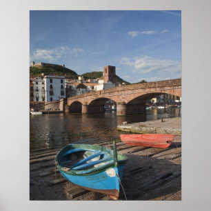 Poster Italie, Sardaigne, Bosa. Vue de la ville le long d