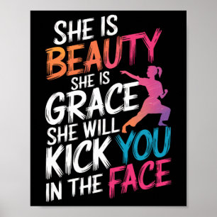 Poster Karate Elle Est Beauté Elle Est Grace Elle Va Tuer