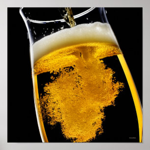 Poster La bière a été versée dans du verre
