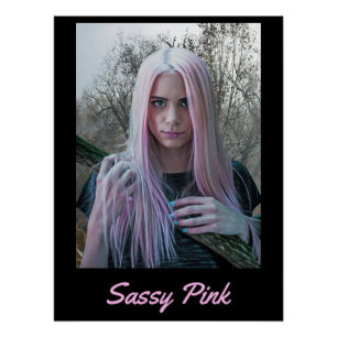 Poster La Fille Est Rose Sassy
