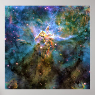 Poster La montagne mystique de gaz se lèvent dans la Nebu