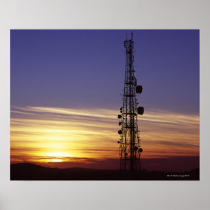 Poster La télécommunication mâte au coucher du soleil