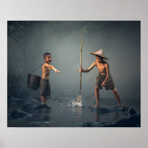Poster Le bonheur des enfants dans la pêche traditionnell