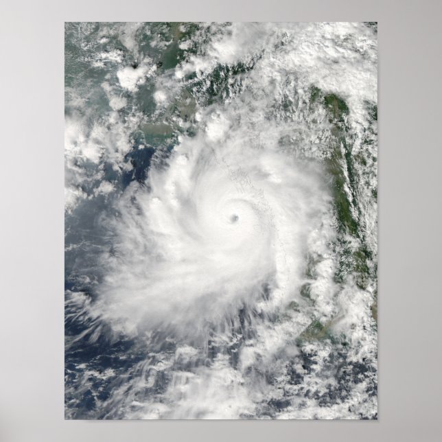 Poster Le cyclone Giri se déplace au-dessus de la Birmani (Devant)