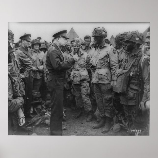 Poster Le général Dwight D. Eisenhower avec les parachuti (Devant)