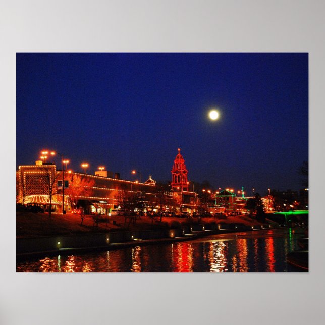 Poster Le Kansas City Plaza s'illumine sous une Pleine lu (Devant)