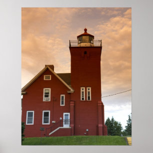 Poster Le phare des Deux Ports surplombant la baie d'Agat