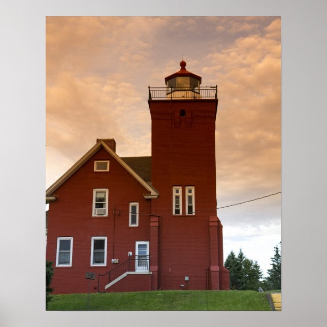 Poster Le phare des Deux Ports surplombant la baie d'Agat (Devant)