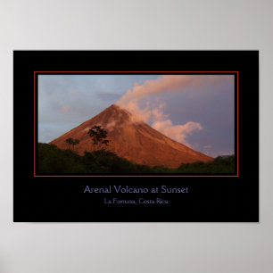 Poster Le volcan Arenal sur l'affiche du coucher du solei