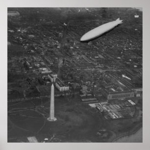 Poster Le ZR3 de l'US Airship 'USS Los Angeles' survole