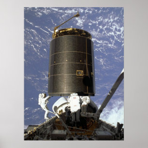 Poster Les astronautes capturent et réparent INTELSAT VI 
