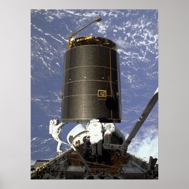 Poster Les astronautes capturent et réparent INTELSAT VI  (Devant)