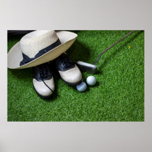 Poster Les balles de golf sont sur de l'herbe verte