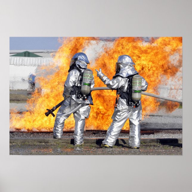 Poster Les pompiers combattent un incendie simulé (Devant)