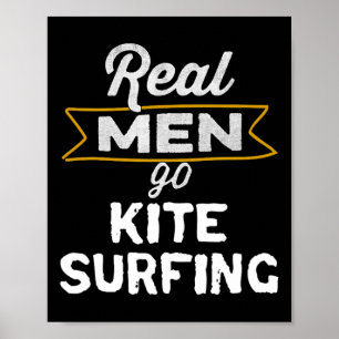 Poster Les vrais hommes drôles font du kitesurf sur la pl