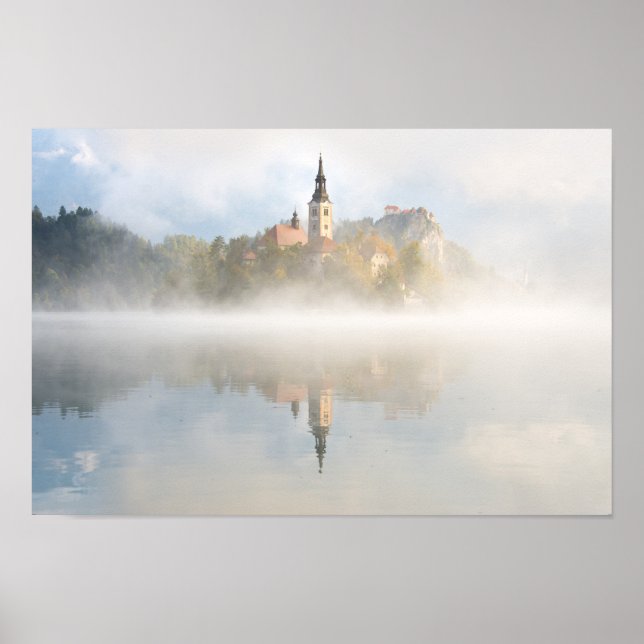 Poster Levée de soleil de Foggy au lac Bled (Devant)