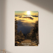 Lever De Soleil D'Or Au-Dessus Des Nuages