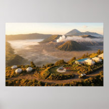 Lever du soleil sur le mont Bromo, vue aérienne, a