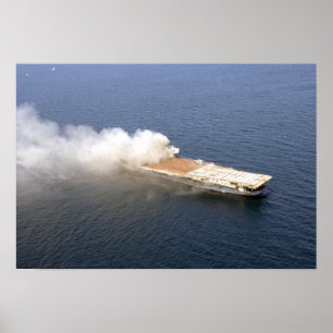 Poster L'ex-Oriskany, un avion déclassé