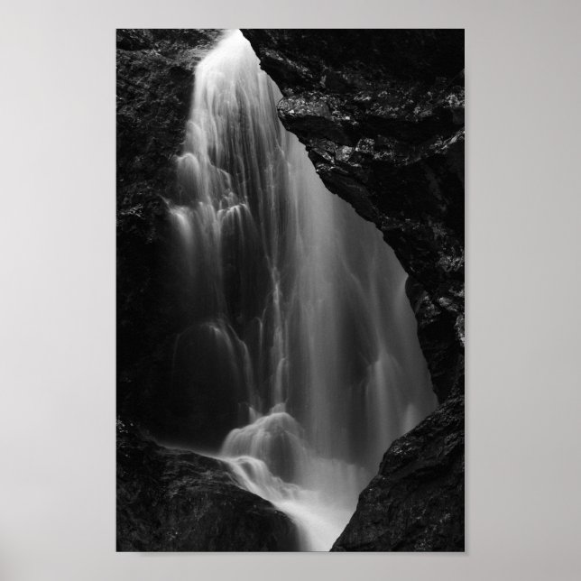 Poster Longue exposition à la cascade noire et blanche (Devant)