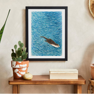 Poster Loutre de rivière joueuse nageant dans l'eau bleue