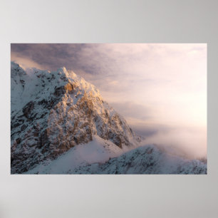 Poster Lumière étonnante et brouillard sur la montagne