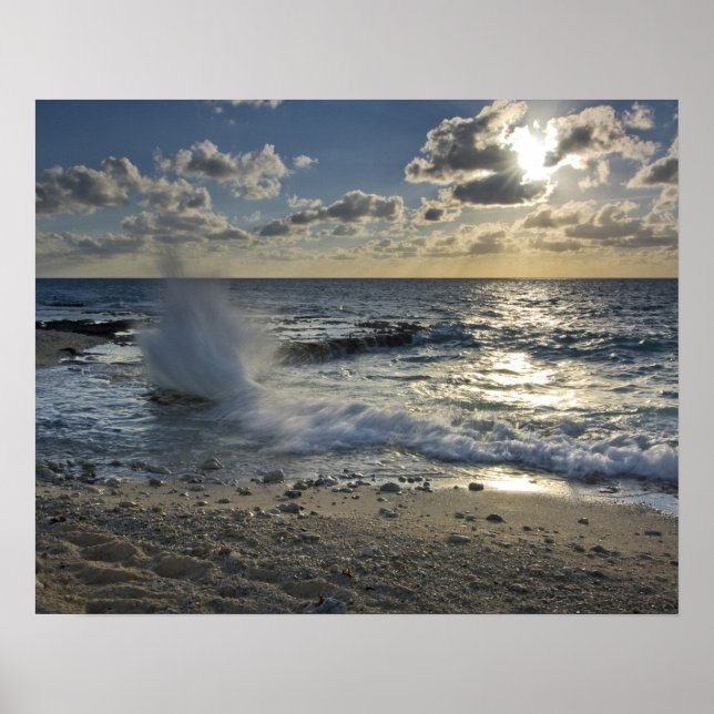 Poster Mer des Caraïbes, îles Caïmans. Ondes écrasantes (Devant)