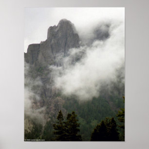 Poster Montagne brumeuse