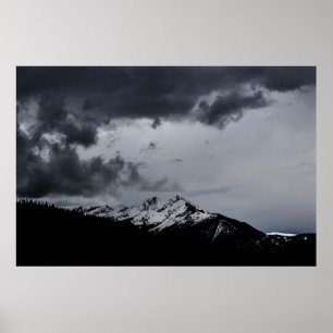 POSTER MONTAGNE DE NEIGE SOUS DES NUAGES DRAMATIQUES