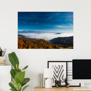Poster Montagnes d'automne et brouillard dans la vallée