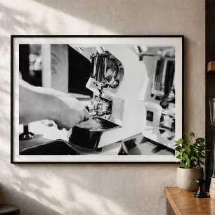 Poster Moulin à café Barista Préparation d'un espresso fr