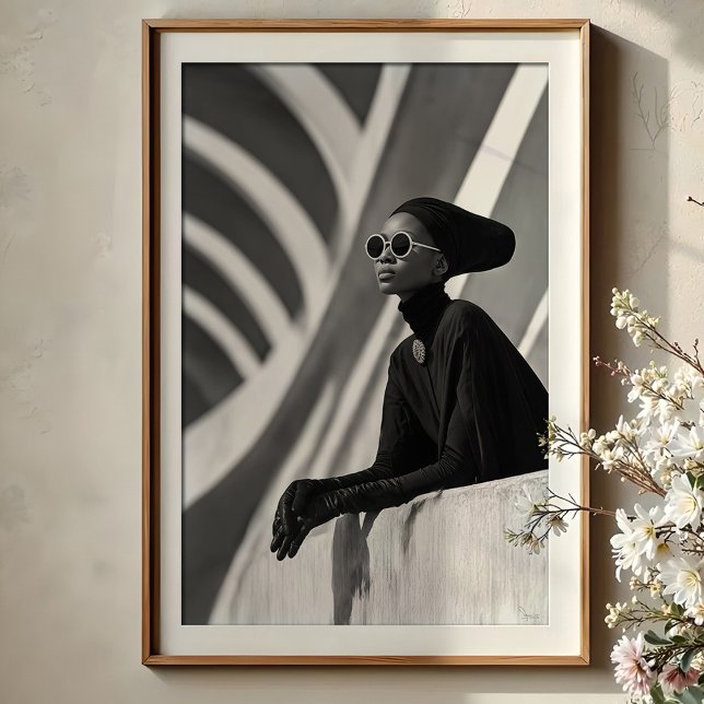 Poster Muse Architecturale : Élégance Monochrome Captée (Créateur téléchargé)