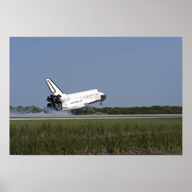 Poster Navette spatiale Découverte atterrit sur la piste  (Devant)