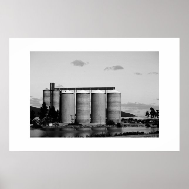 Poster Noir Et Blanc Monochrome Grain Rural Silos (Devant)