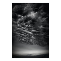 Nuages de bulles devant une tornade