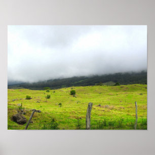 Poster Nuages descendant sur les pâturages et dans l'arri