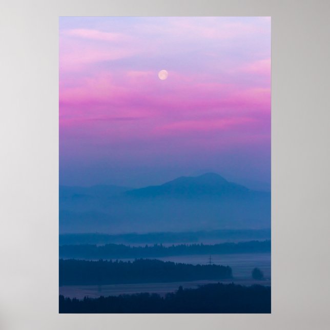 Poster Nuages lumineux et lune au lever du soleil (Devant)
