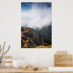 Poster Nuages roulant sur des montagnes