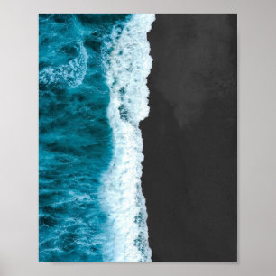 Poster Ocean Waves sur la plage de sable noir