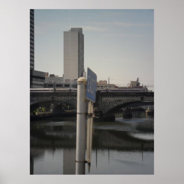 Poster Passer le monde inversé des réflexions (Devant)