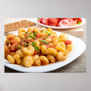 Poster Pâtes cuites cavatappi avec sauce aux légumes
