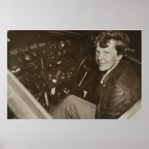 Poster Photo candide d'Amelia Earhart dans le cockpit d'u