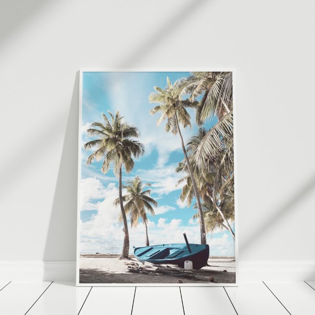 Poster Plage côtière Palm Trees Bateau (Coastal Beach Palm Trees Boat Poster in white frame standing on white wooden floor.)