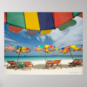 Poster Plage de sable tropicale et mer turquoise. 2