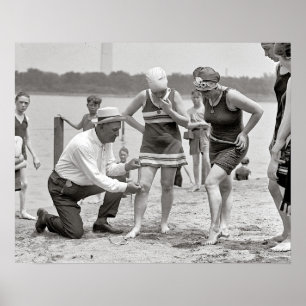Poster Plage Police, 1922. Photo vintage