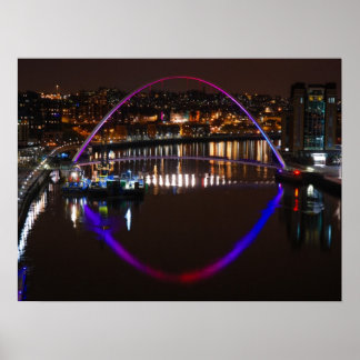 Poster Pont Millenium de nuit sur la rivière Tyne