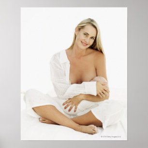 Poster Portrait d'une femme allaitant un bébé (3-6