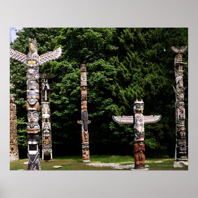 Poster Poteaux totémiques amérindiens, Vancouver, British (Devant)