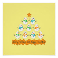 Pyramide des sapins de Noël faite de bonhommes de