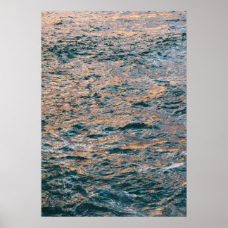 Poster Réflexion sur le coucher de soleil doré sur les va